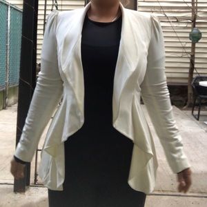 Bebe off white ruffled blazer size small NWT